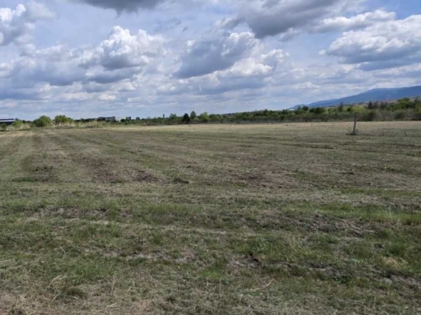 Парцел в Пловдив, Южен - 17389 кв.м за 72 €/кв.м - Снимка #1