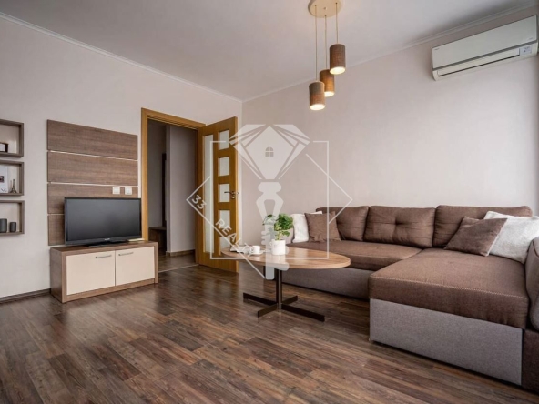 Двустаен апартамент в Пловдив, Кършияка - 79 кв.м за 1899 €/кв.м - Снимка #1