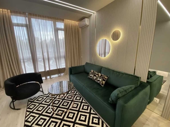 Дава се под наем Двустаен апартамент в София, Център - 65 кв.м за 433.5 € - Снимка #1