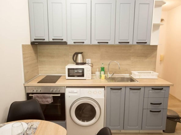 Дава се под наем Двустаен апартамент в Бургас, Център - 45 кв.м за 612 € - Снимка #1