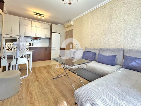 Двустаен апартамент в к.к. Слънчев бряг - 52 кв.м за 1558 €/кв.м - Снимка #1
