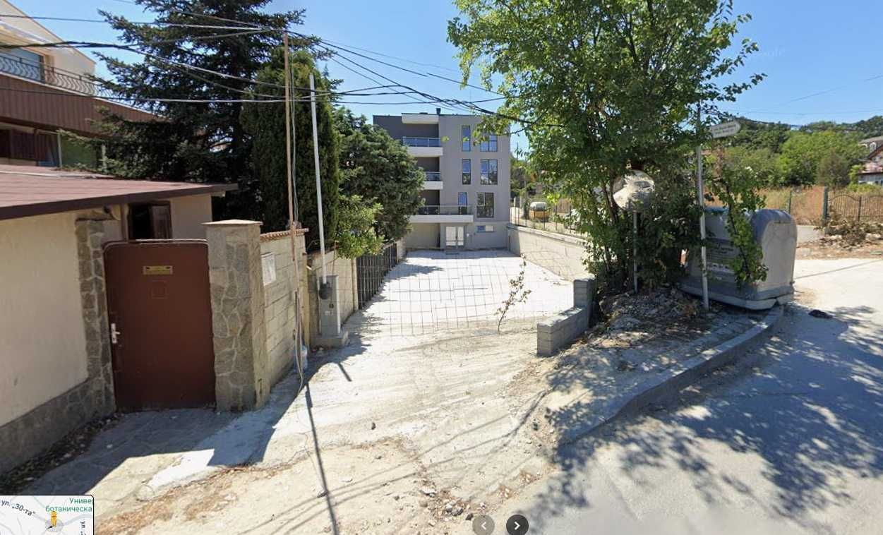 Гараж / Паркомясто в к.к. Св.Св. Константин и Елена - 12 кв.м за 984 €/кв.м - Снимка #1