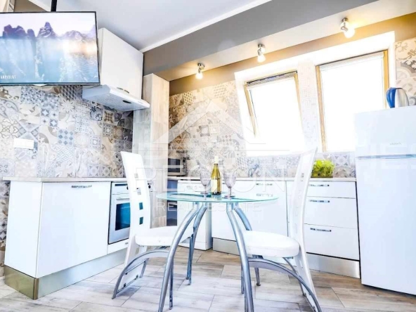 Дава се под наем Четиристаен апартамент в Варна, Чайка - 95 кв.м за 1700 € - Снимка #1