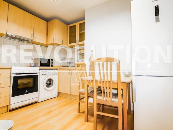 Дава се под наем Тристаен апартамент в Варна, Център - 110 кв.м за 600 € - Снимка #1