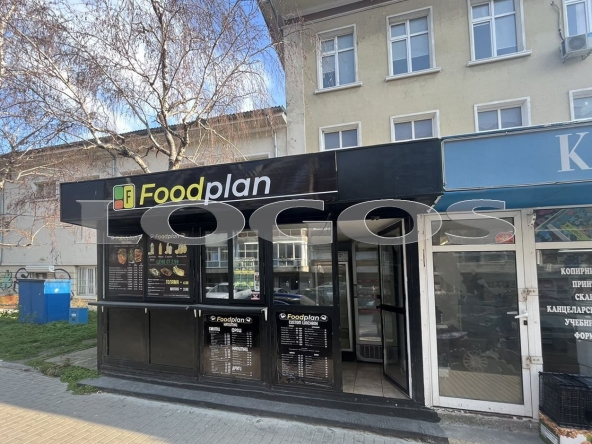 Дава се под наем Заведение в Варна, Зимно кино Тракия - 35 кв.м за 408 € - Снимка #1