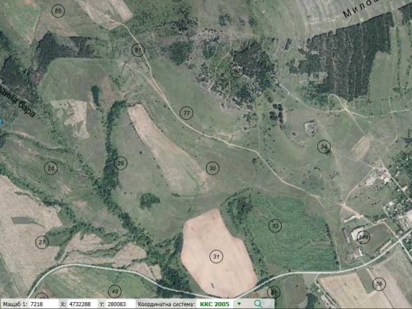 Земеделски имот в с. Садовик, Област Перник -  кв.м за 838 €/дка - Снимка #1