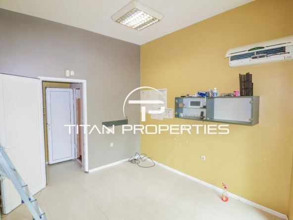 Дава се под наем Магазин в Варна, Гръцка махала - 20 кв.м за 298.86 € - Снимка #1