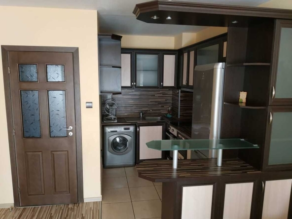 Дава се под наем Двустаен апартамент в Бургас, Меден рудник - зона Б - 70 кв.м за 84.15 € - Снимка #1