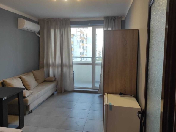 Дава се под наем Едностаен апартамент в Бургас, Меден рудник - зона А - 32 кв.м за 254.49 € - Снимка #1