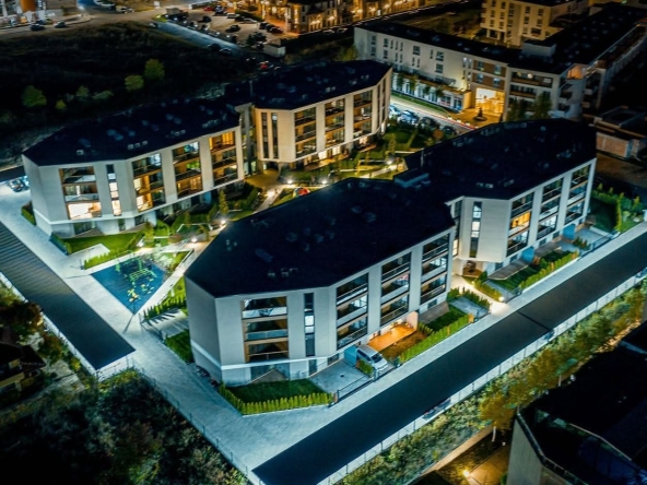 Дава се под наем Тристаен апартамент в Бургас, Сарафово - 114 кв.м за 897.6 € - Снимка #1