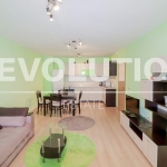 Дава се под наем Тристаен апартамент в Варна, Левски - 105 кв.м за 648.21 € - Снимка #1