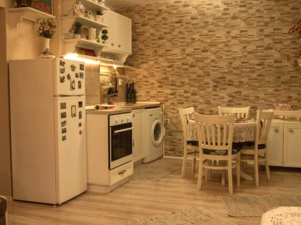 Дава се под наем Едностаен апартамент в Бургас, Център - 50 кв.м за 165.75 € - Снимка #1