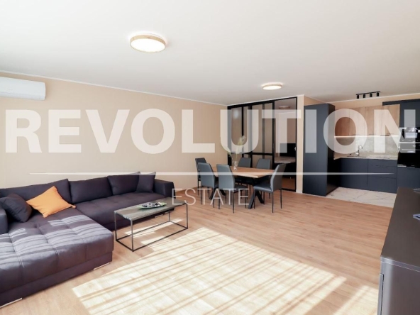 Дава се под наем Тристаен апартамент в Варна, Бриз - 100 кв.м за 1100 € - Снимка #1