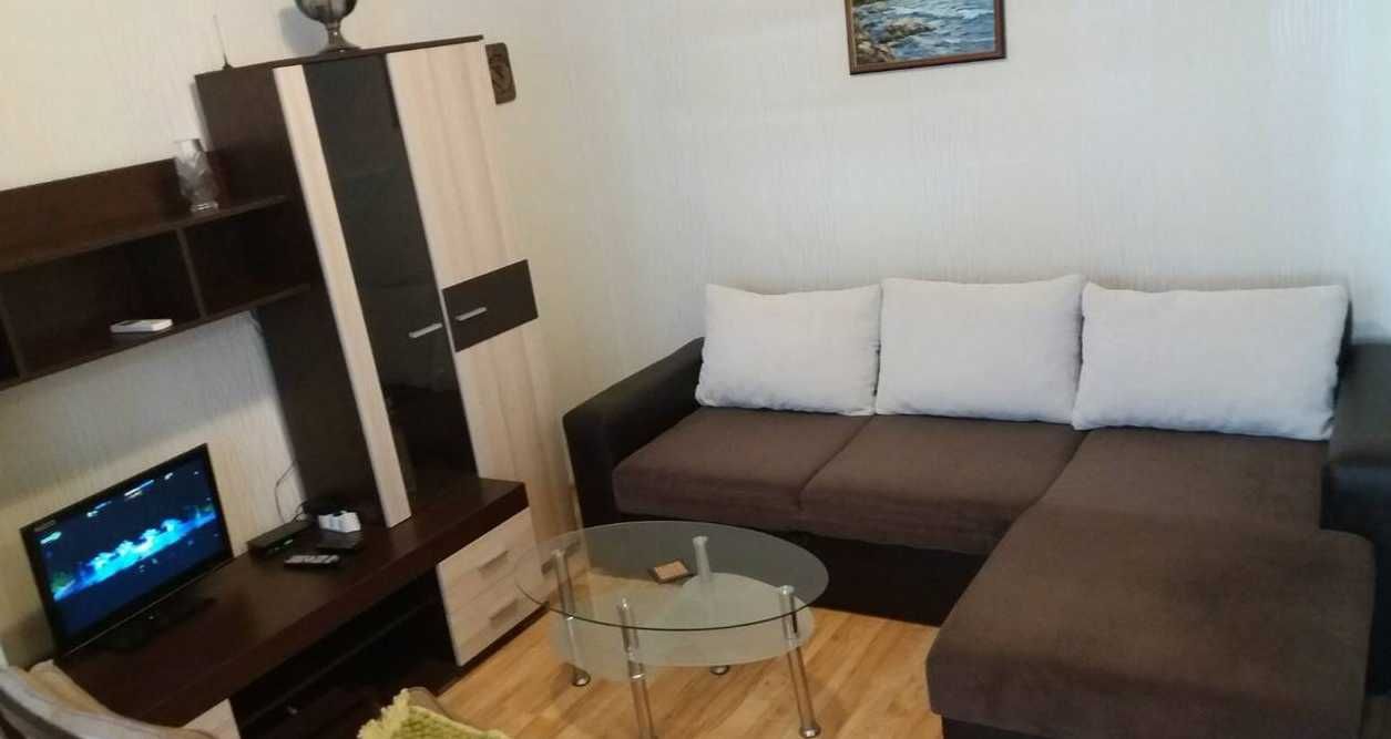 Дава се под наем Едностаен апартамент в Бургас, Възраждане - 38 кв.м за 190 € - Снимка #1