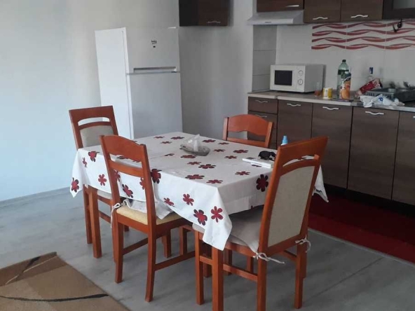 Дава се под наем Двустаен апартамент в Бургас, Възраждане - 56 кв.м за 200 € - Снимка #1