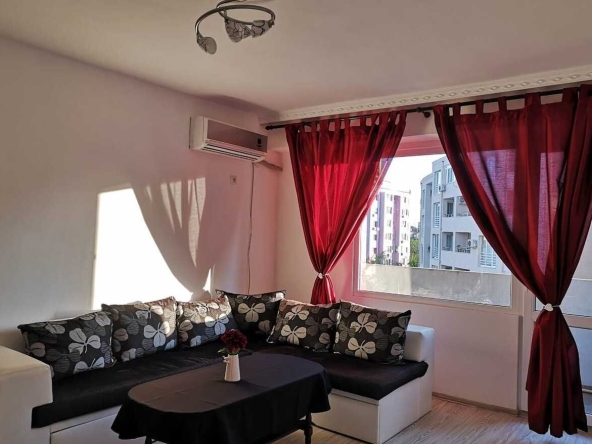 Дава се под наем Тристаен апартамент в Бургас, Меден рудник - зона Б - 62 кв.м за 300 € - Снимка #1