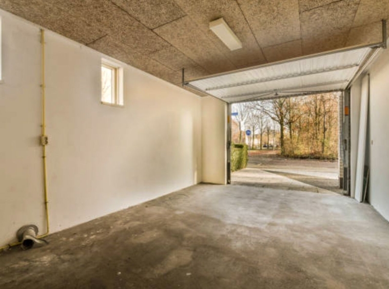 Гараж / Паркомясто в Варна, ХЕИ - 24 кв.м за 2063 €/кв.м - Снимка #1