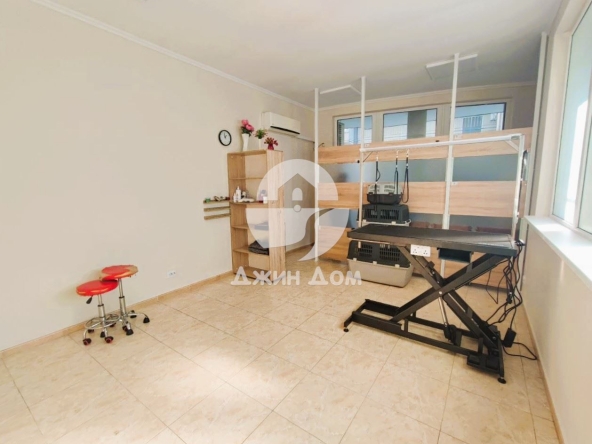 Офис в Бургас, Лазур - 35 кв.м за 1715 €/кв.м - Снимка #1