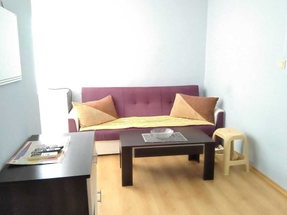 Дава се под наем Двустаен апартамент в Свети Влас - 54 кв.м за 76.5 € - Снимка #1