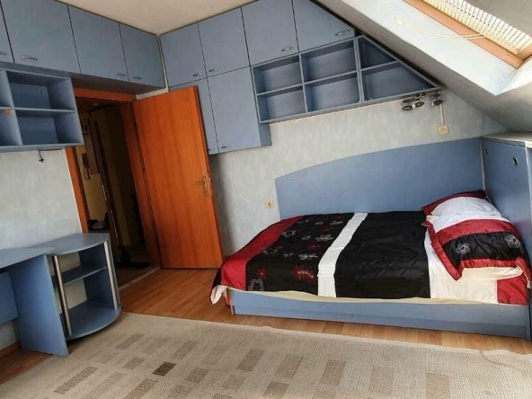 Дава се под наем Двустаен апартамент в Бургас, Братя Миладинови - 50 кв.м за 306 € - Снимка #1