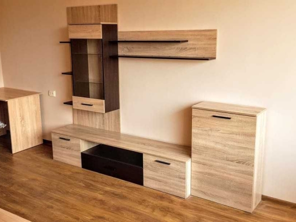 Дава се под наем Двустаен апартамент в Добрич, Център - 65 кв.м за 331.5 € - Снимка #1