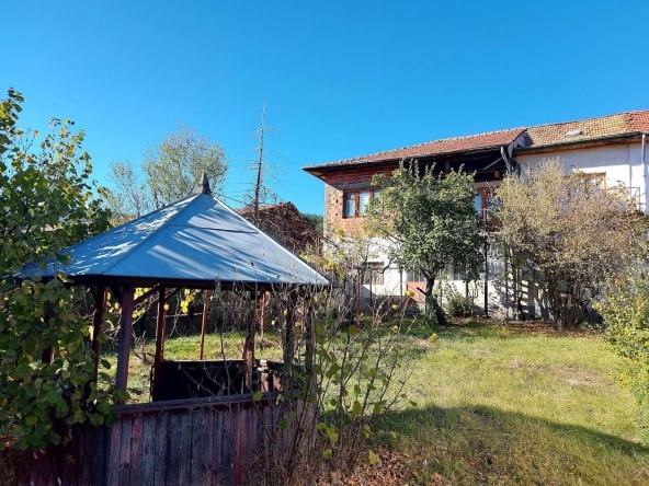 Къща в с. Бачево, Област Благоевград - 200 кв.м за 281 €/кв.м - Снимка #1