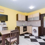 Дава се под наем Двустаен апартамент в Бургас, Лазур - 70 кв.м за 250 € - Снимка #1