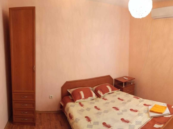 Дава се под наем Двустаен апартамент в Несебър - 60 кв.м за 300 € - Снимка #1