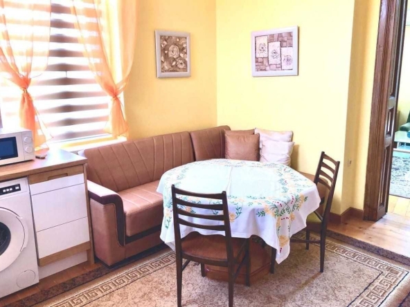 Дава се под наем Едностаен апартамент в Бургас, Център - 50 кв.м за 459 € - Снимка #1