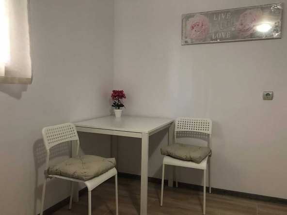 Дава се под наем Тристаен апартамент в Бургас, Лазур - 50 кв.м за 250 € - Снимка #1