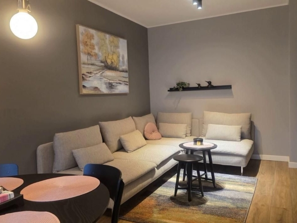 Дава се под наем Тристаен апартамент в София, Стрелбище - 98 кв.м за 1800 € - Снимка #1
