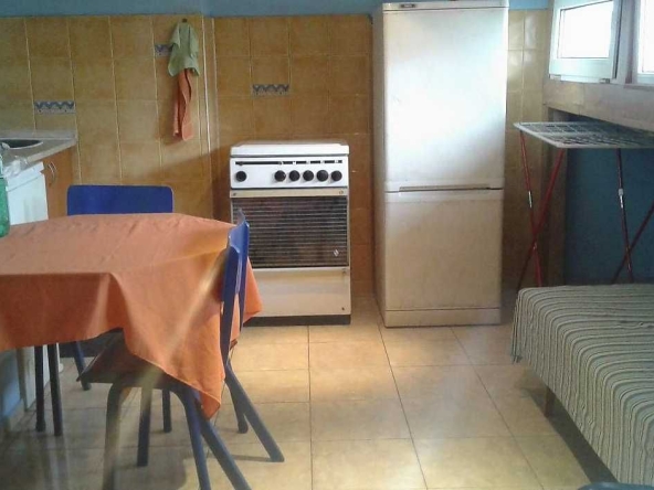 Дава се под наем  в Бургас, Братя Миладинови - 30 кв.м за 51 € - Снимка #1