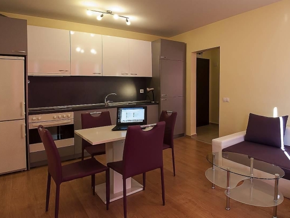 Дава се под наем Двустаен апартамент в София, Център - 43 кв.м за 575 € - Снимка #1