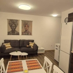 Дава се под наем Тристаен апартамент в Варна, Конфуто - 62 кв.м за 755 € - Снимка #1