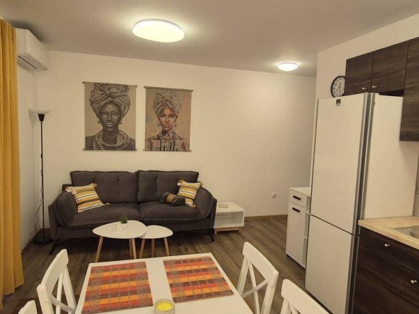 Дава се под наем Тристаен апартамент в Варна, Конфуто - 62 кв.м за 755 € - Снимка #1