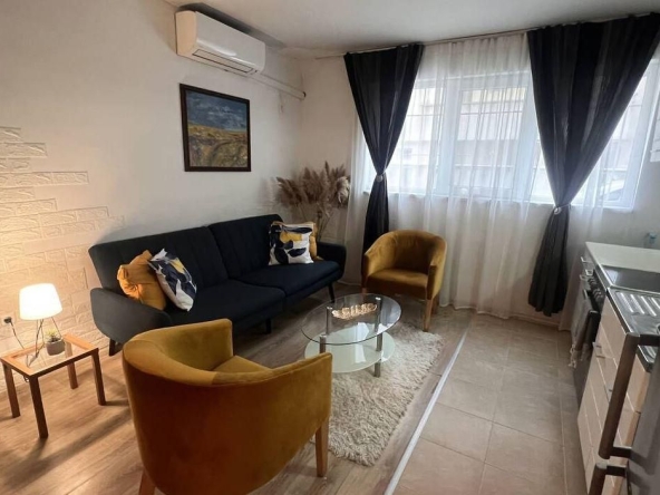 Дава се под наем Двустаен апартамент в Варна, Колхозен пазар - 60 кв.м за 425 € - Снимка #1