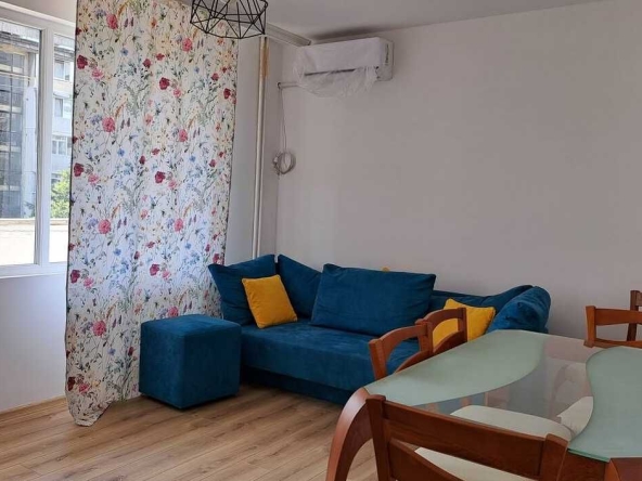 Двустаен апартамент в Бургас, Славейков - 63 кв.м за 8 €/кв.м - Снимка #1