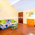 Дава се под наем Етаж от къща в Варна, Център - 30 кв.м за 250 € - Снимка #1