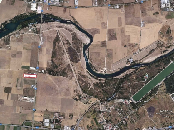 Парцел в Пловдив, Старият град - 10000 кв.м за 80 €/кв.м - Снимка #1