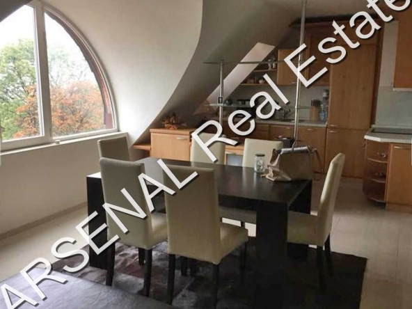 Дава се под наем Тристаен апартамент в София, Лозенец - 110 кв.м за 1000 € - Снимка #1