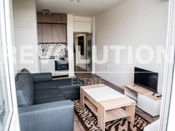 Дава се под наем Едностаен апартамент в Варна, Център - 35 кв.м за 445 € - Снимка #1