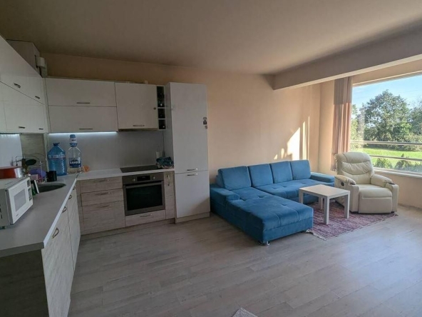 Дава се под наем Тристаен апартамент в Варна, м-т Траката - 80 кв.м за 625 € - Снимка #1