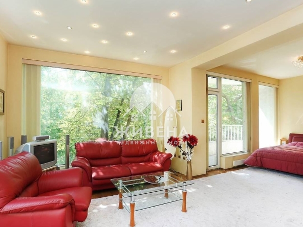 Къща в Варна, Морска градина - 486 кв.м за 3396 €/кв.м - Снимка #1