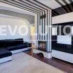 Дава се под наем Тристаен апартамент в Варна, Колхозен пазар - 69 кв.м за 450 € - Снимка #1