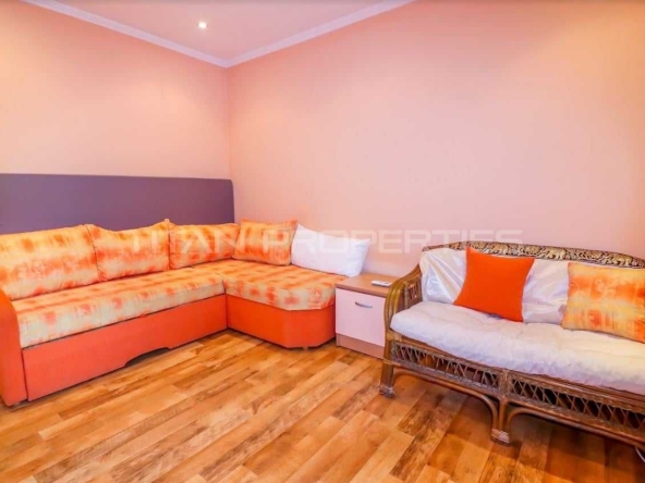 Дава се под наем Двустаен апартамент в Варна, Център - 40 кв.м за 387.6 € - Снимка #1