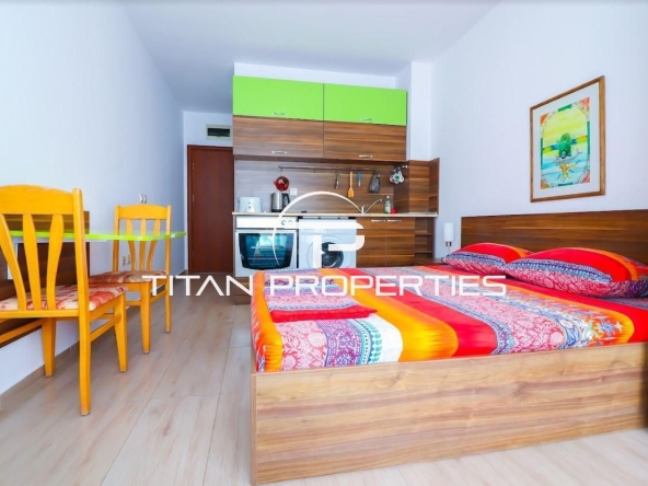 Дава се под наем Едностаен апартамент в к.к. Св.Св. Константин и Елена - 35 кв.м за 400 € - Снимка #1