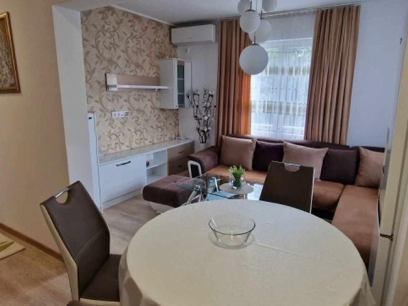 Дава се под наем Тристаен апартамент в София, Триъгълника - 80 кв.м за 750 € - Снимка #1