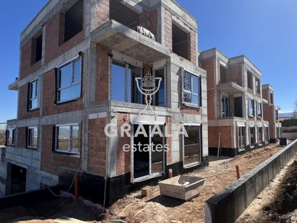 Двустаен апартамент в Банкя - 67 кв.м за 2045 €/кв.м - Снимка #1