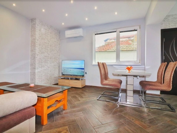 Дава се под наем Тристаен апартамент в Варна, Автогара - 90 кв.м за 700 € - Снимка #1