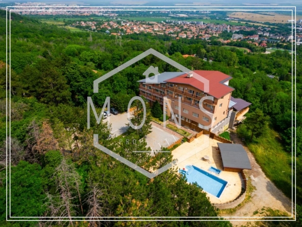 Хотел в с. Арбанаси, Област Велико Търново - 3149 кв.м за 315 €/кв.м - Снимка #1